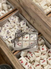 Load image into Gallery viewer, 6 Artisan Botanical Wax Melt Gift Box