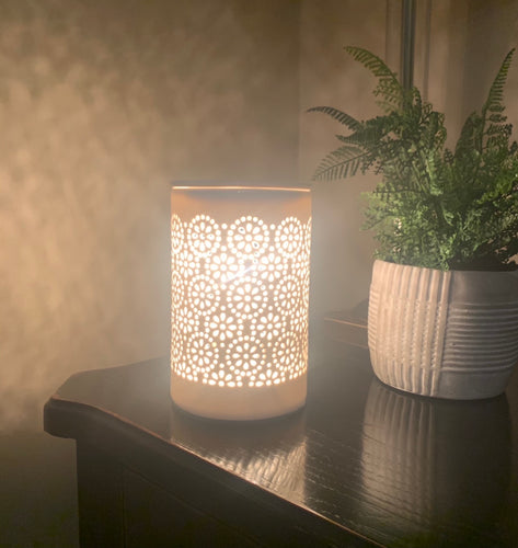 Circle Cut Out Electric Ceramic Oil Burner.